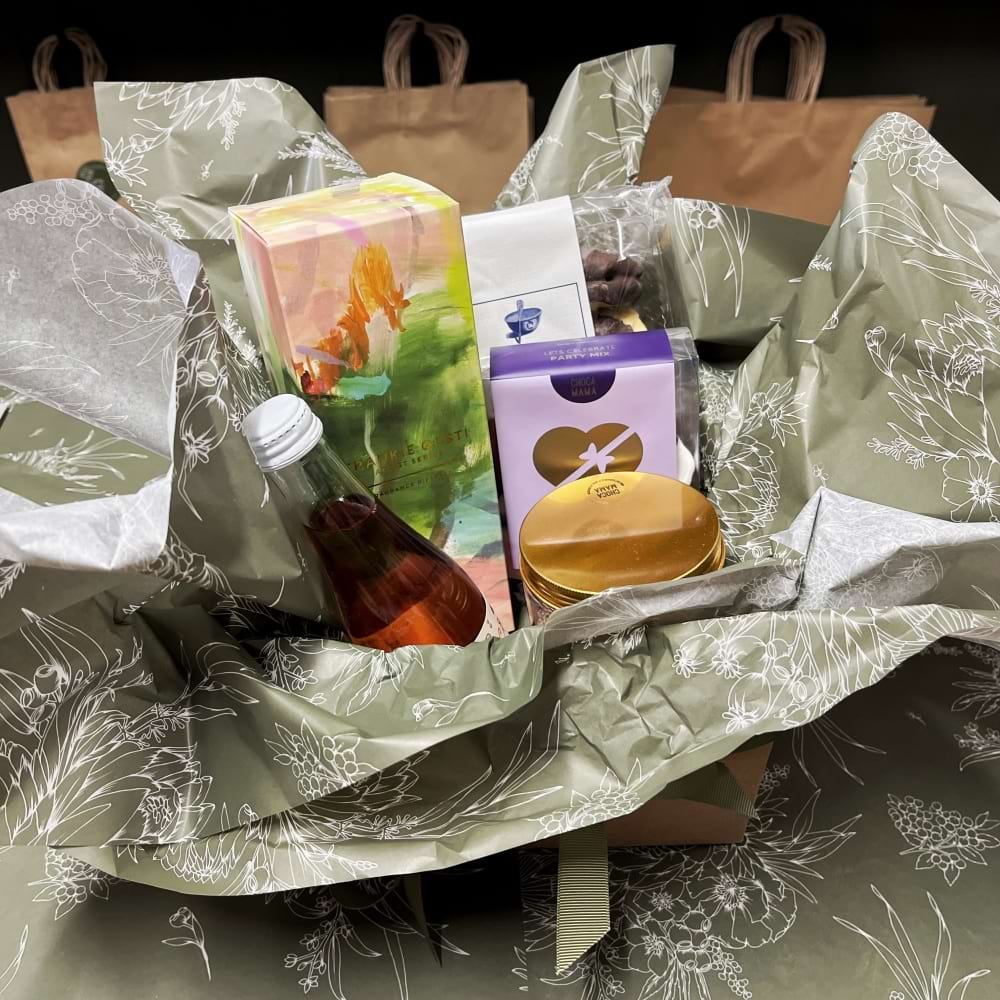 GELEBRATE GIFT BOX